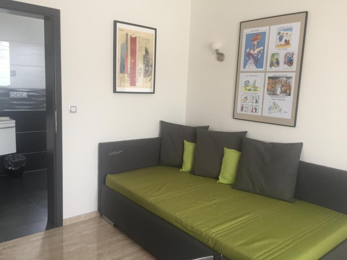 Apartman Za Radnici Valtice Eksteriør billede