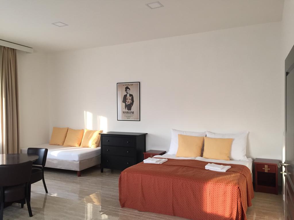 Apartman Za Radnici Valtice Eksteriør billede