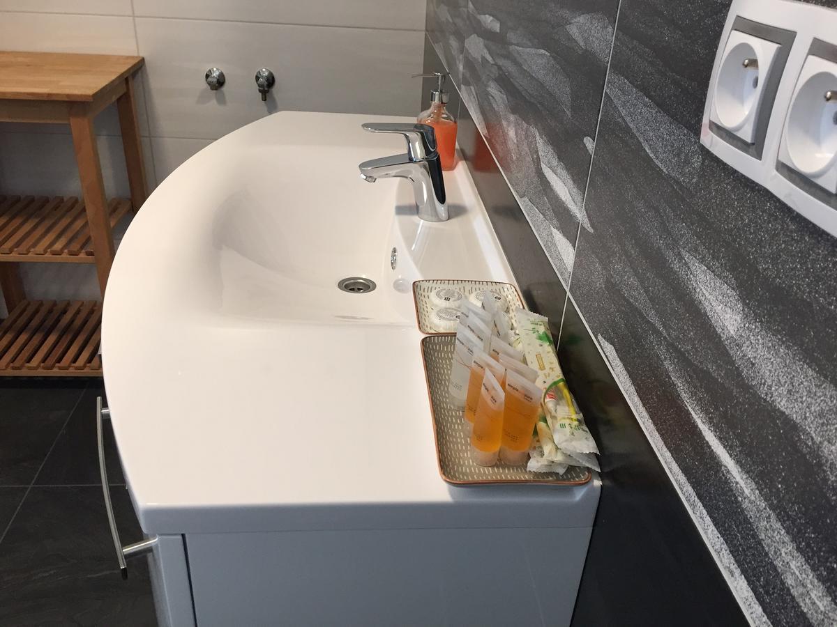 Apartman Za Radnici Valtice Eksteriør billede